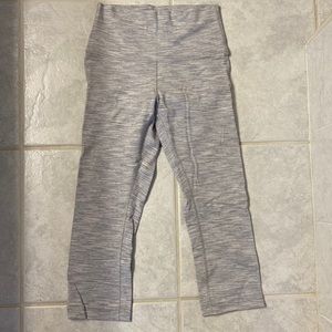 Heathered gray lululemon cropped leggings